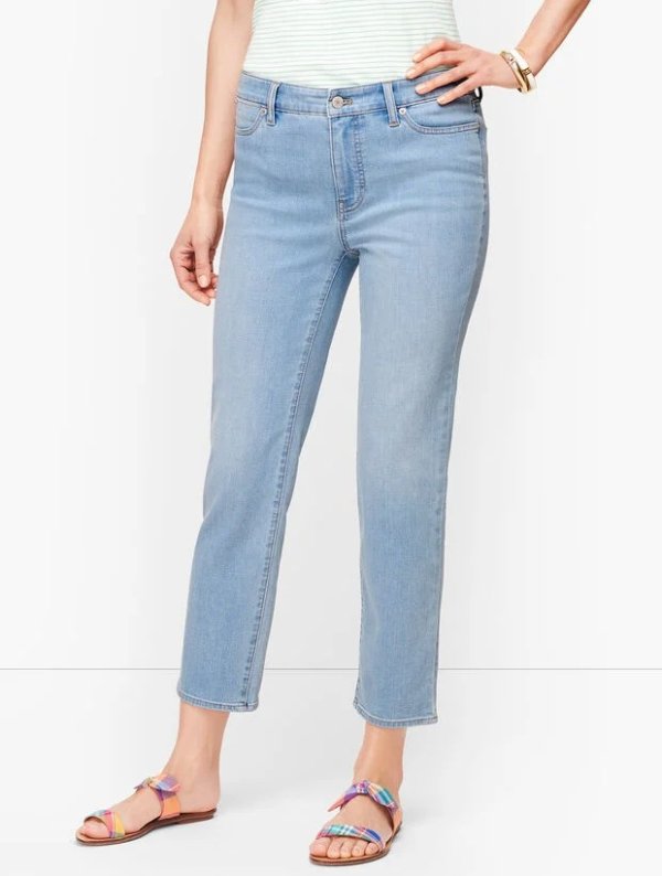 Straight Leg Crop Jeans 