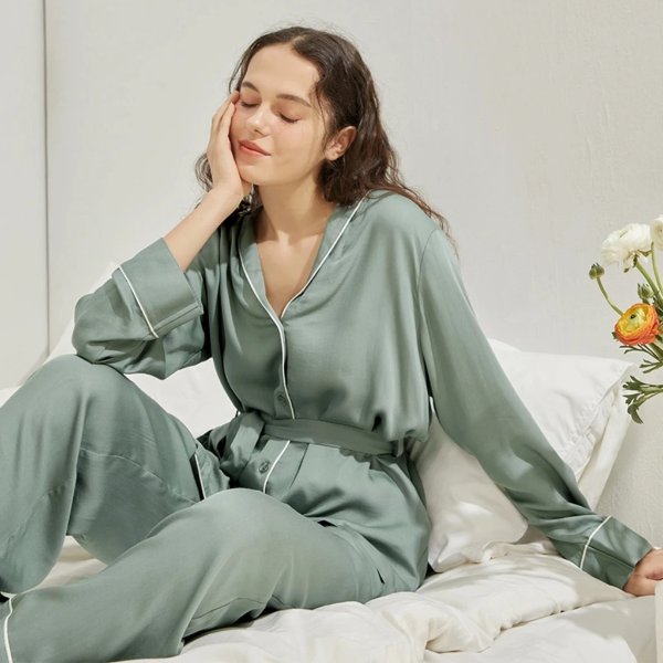 Lazy Sleeping Beauty, Women's Soft Rayon Lounge Pajama Set