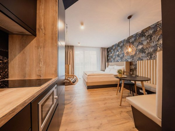 Rioca_Stuttgart_Posto_4-Stuttgart-Zimmer_mit_Balkon-1-1123755.jpg