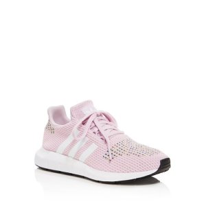 adidas 运动鞋