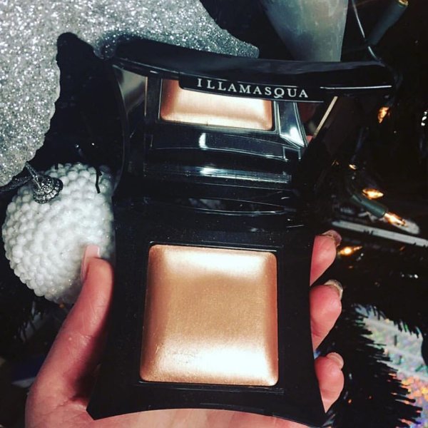illamasqua_72544371_434353107230728_3825678156237517354_n.jpg