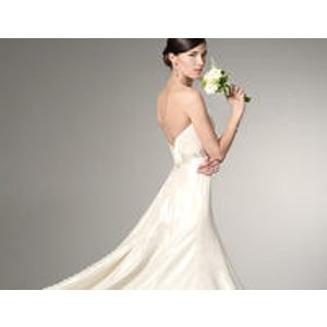 Brial Gowns & Dresses on Sale @ MYHABIT