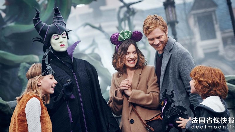 n032729_2023mar31_world_disney-halloween-festival-2019-maleficient-meet-and-greet-guests-family_16-9_tcm808-240096$p_1