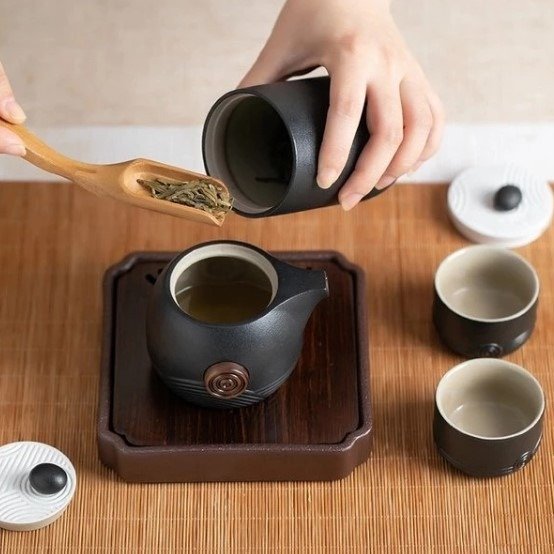 黑色陶瓷旅行茶具