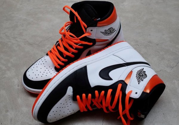 Air-Jordan-1-Electro-Orange-555088-180-8.jpg