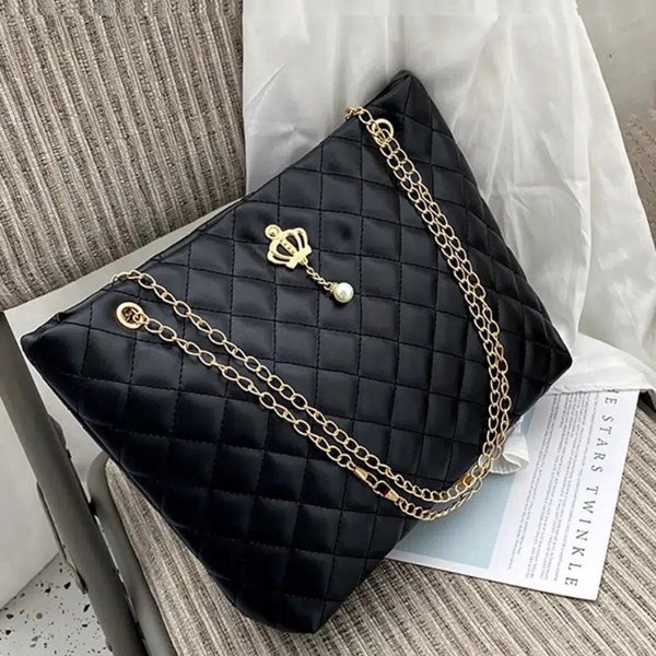 chanel black quilted tote bag large