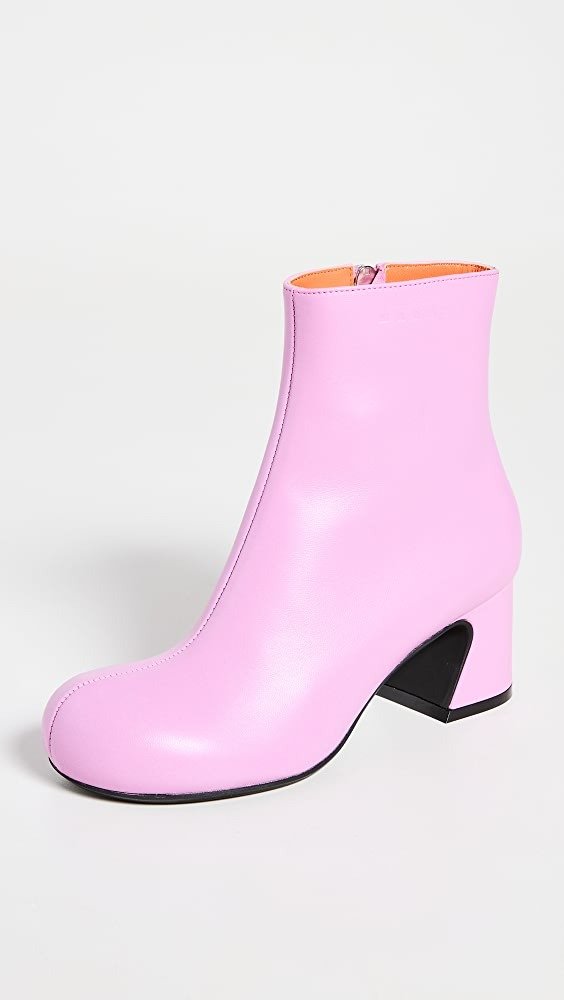 粉色脚踝靴