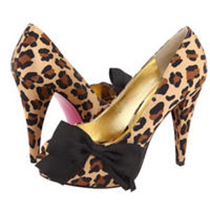 Nine West and more Women's Shoes @ 6PM.com