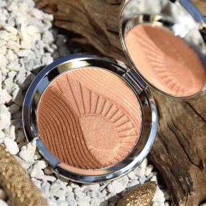 Becca x Chrissy Teigen 限量款Endless 高光修容粉饼