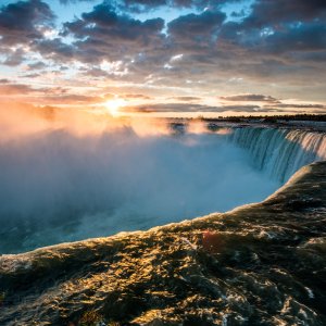 Niagara Falls Hotels and Sightseeing Activities