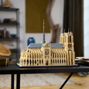 新品上市：颗粒数刷记录！LEGO 巴黎圣母院 建筑系新旗舰