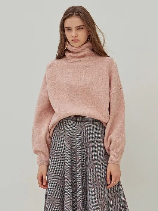 Shoulder Line Turtle Sweater Pink