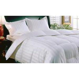 All-Season 300-Thread-Count Down-Alternative Oversize Comforter (Multiple Sizes Available) @ Groupon