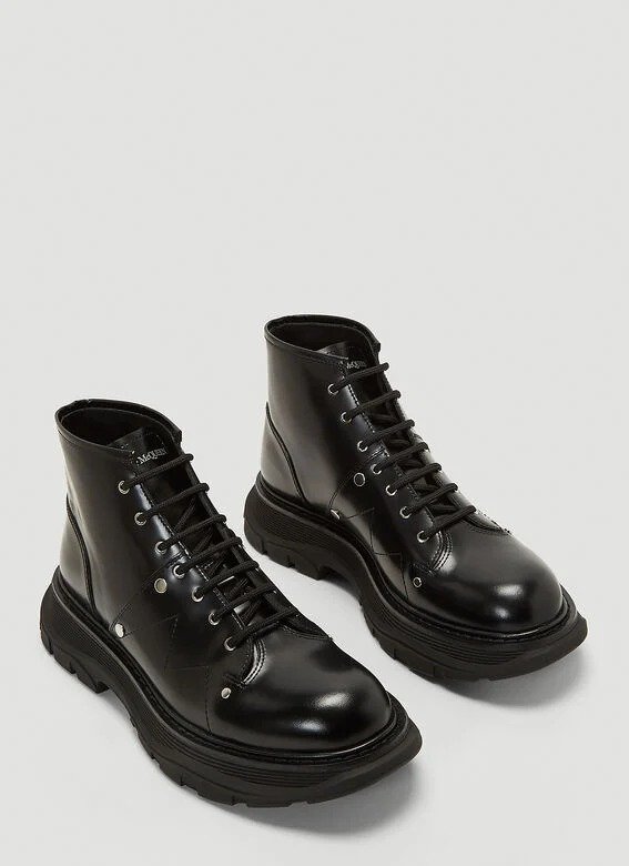Tread Lace-Up Boots in Black厚底靴