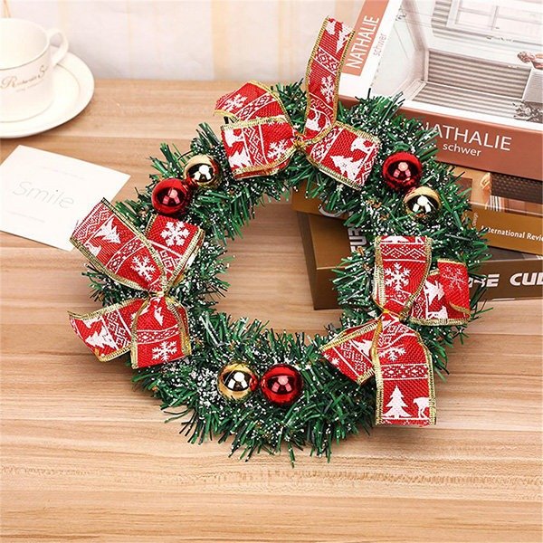 Handcrafted Christmas Wreaths from Apollo Box