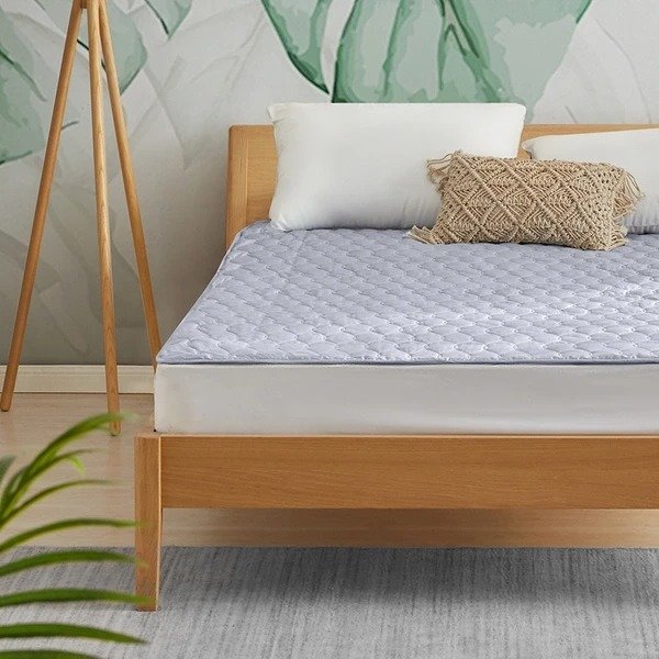 Summer Mattress Topper with Cooling Surface Ideal for Warm Nights
