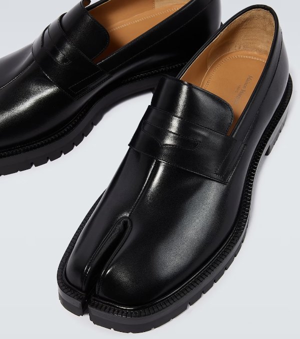 Tabi polished leather loafers