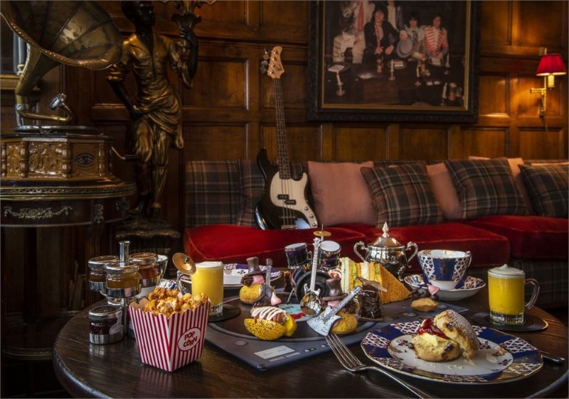 rock-n-roll-themed--afternoon-tea_05082019113737
