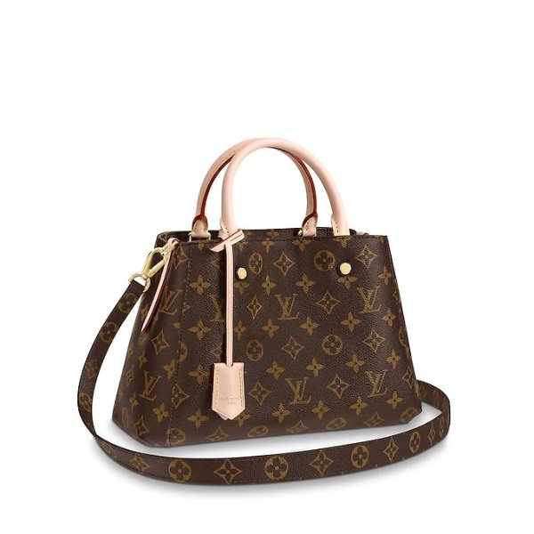 Products by Louis Vuitton: Montaigne BB