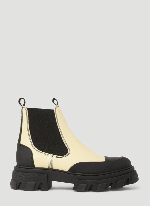 Low Chelsea Boots in Yellow
