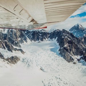Alaska Airlines 愿望清单大促 精选时段出发/到达阿拉斯加享优惠
