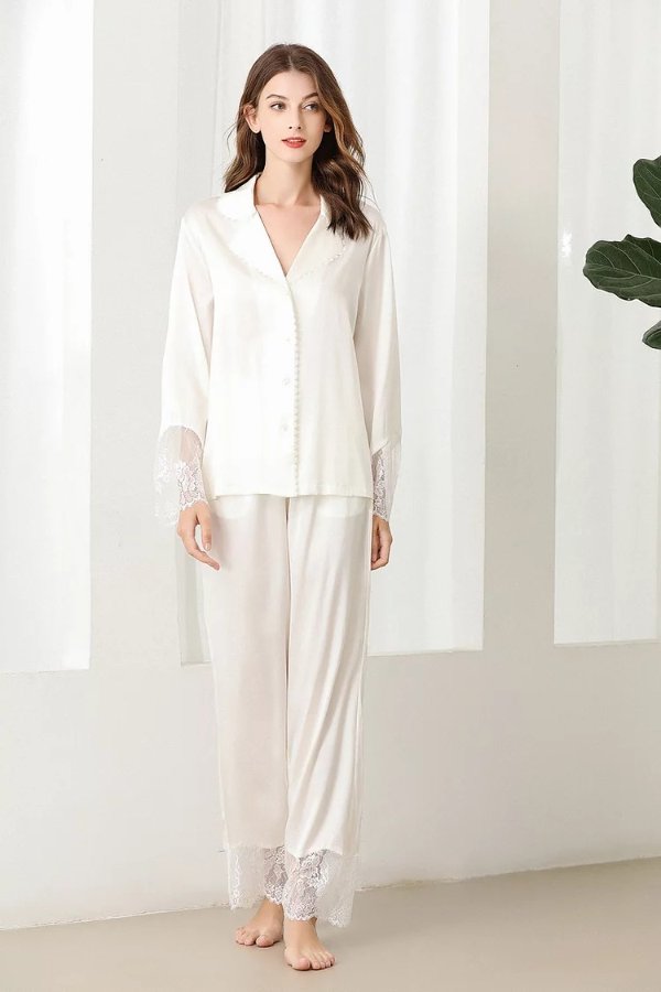 Lykke Home | 19 Momme Mulberry Silk Lace Pajama Set