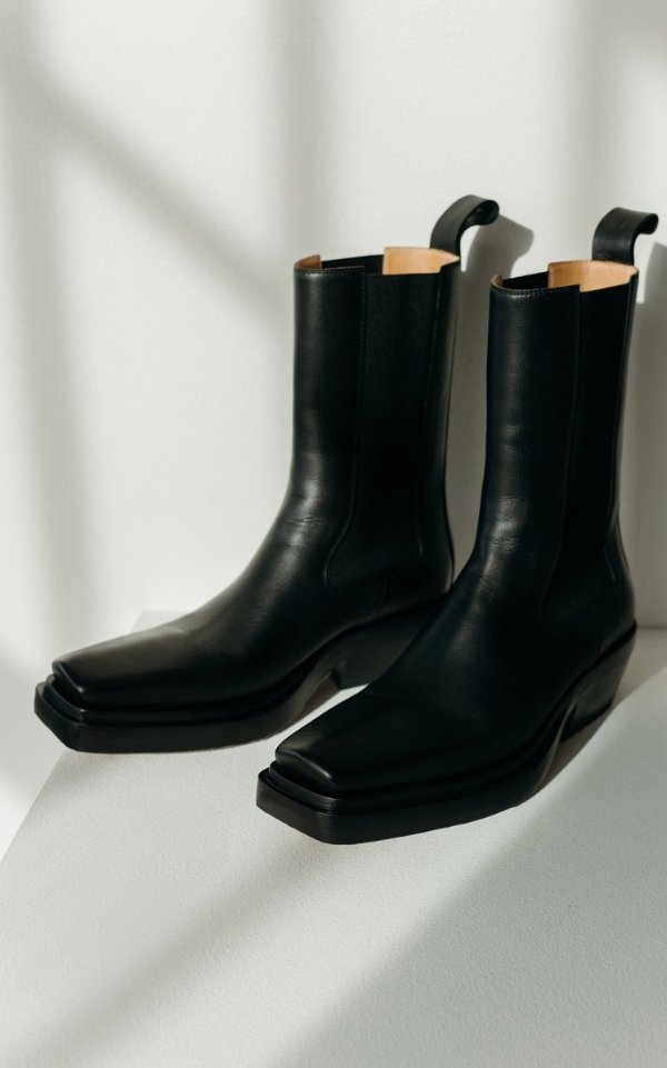 The Lean Chelsea Boots