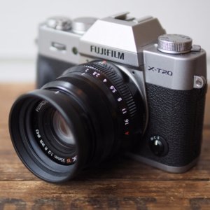 Fujifilm X-T20 机身 + XC 16-50mm 镜头
