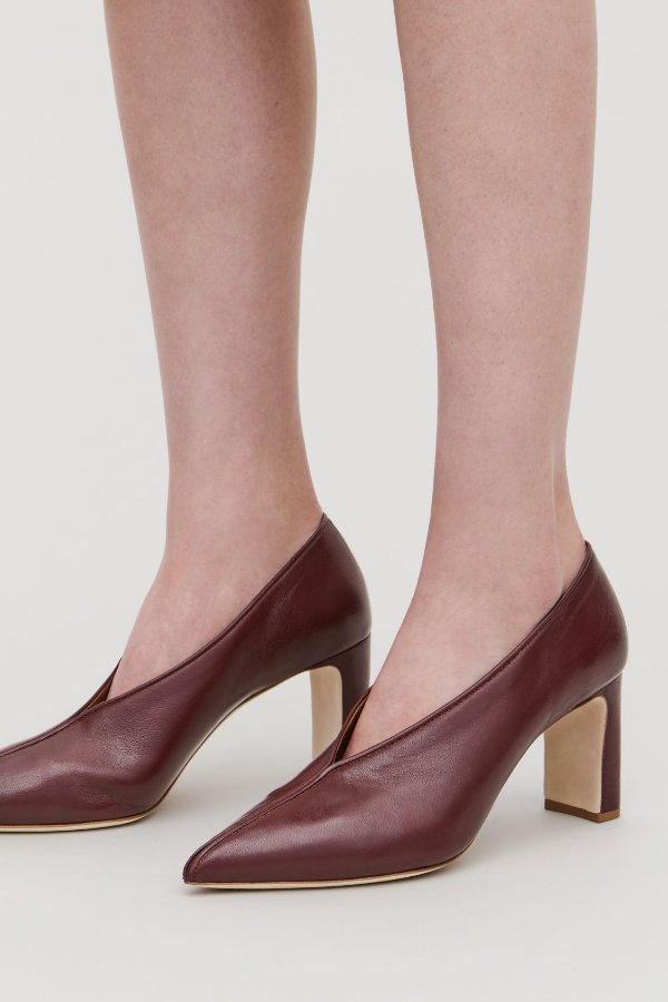 PIPING-TRIMMED LEATHER HEELS