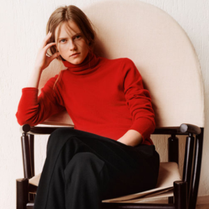 100% Cashmere V-Necks and Turtleneck Sweaters On Sale @ UNIQLO