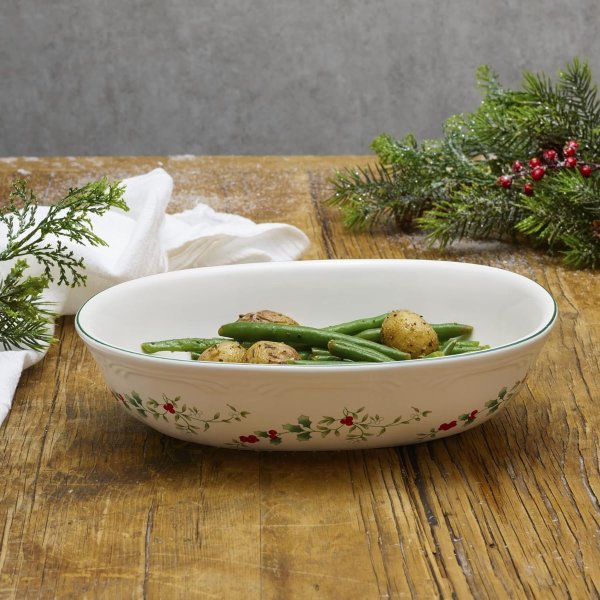 Winterberry Oval Vegetable Bowl, 1.5 quart, Assorted