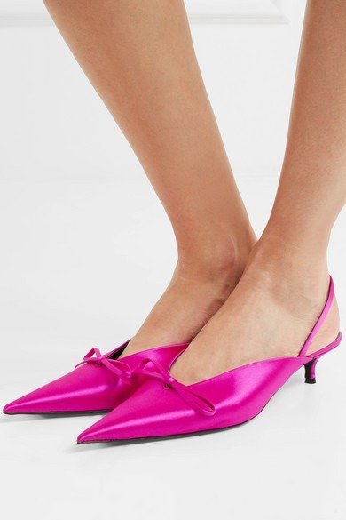 粉色丝绒矮跟鞋