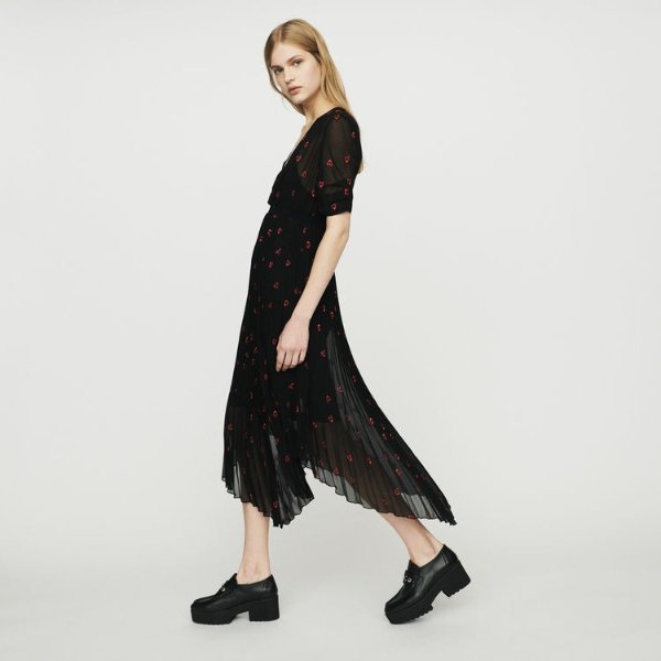 RENGO Pleated dress with heart embroidery