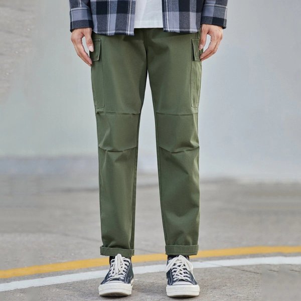 Green Large Pocket Decorative Solid Pants | Peacebird Men Fashion