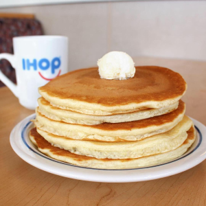 IHOP 任点一份早餐套餐 pancakes 可畅吃