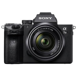 Sony a7 III 全画幅无反相机 + 28-70 mm F3.5-5.6 镜头
