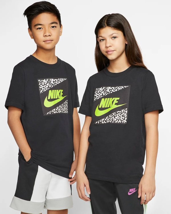 Sportswear Big Kids’ T-Shirt..com