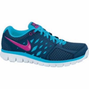 select regularly priced Men's and Women's Shoe, Apparel and more @ Sport Chalet 