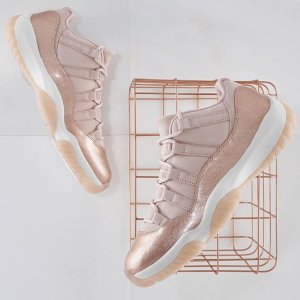 rose gold 11s low