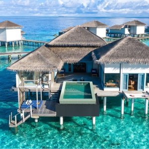 马尔代夫高端度假村5折 5晚双人入住海滩别墅含早 享私人泳池