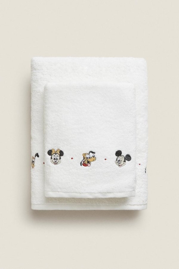 ©MICKEY MOUSE © DISNEY EMBROIDERED TOWEL