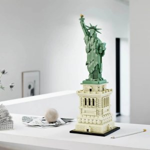 LEGO ARCHITECTURE: STATUE OF LIBERTY BUILDING SET (21042)