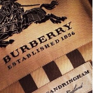 Burberry 精选风衣、美包、围巾等热卖