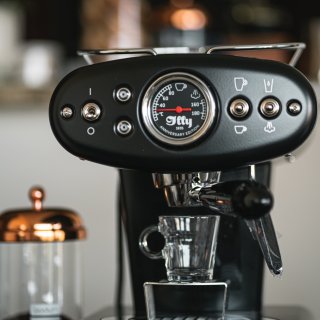 复古与科技的结晶 | ILLY胶囊咖啡机测评【附六款创意咖啡合集】