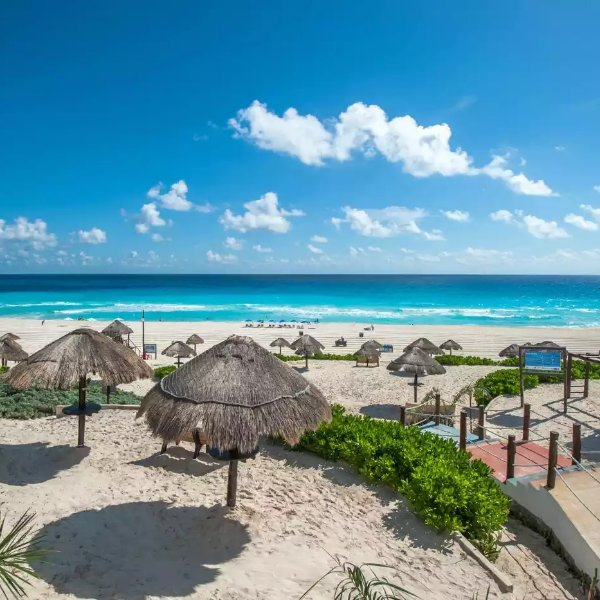 All-Inclusive Hotel Riu Cancun