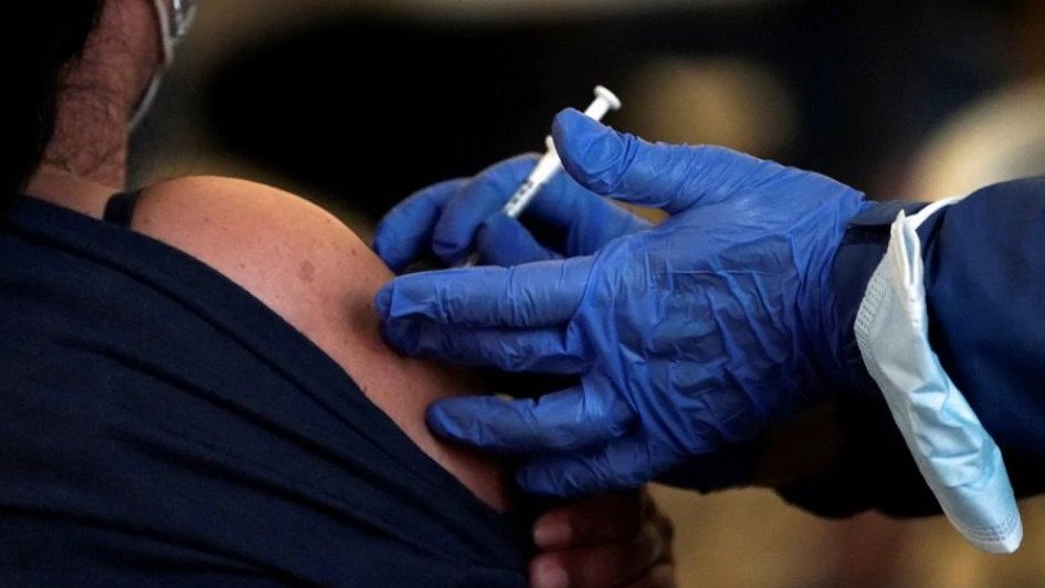 美国考虑延长前两针新冠疫苗的接种时间，以降低心肌炎风险