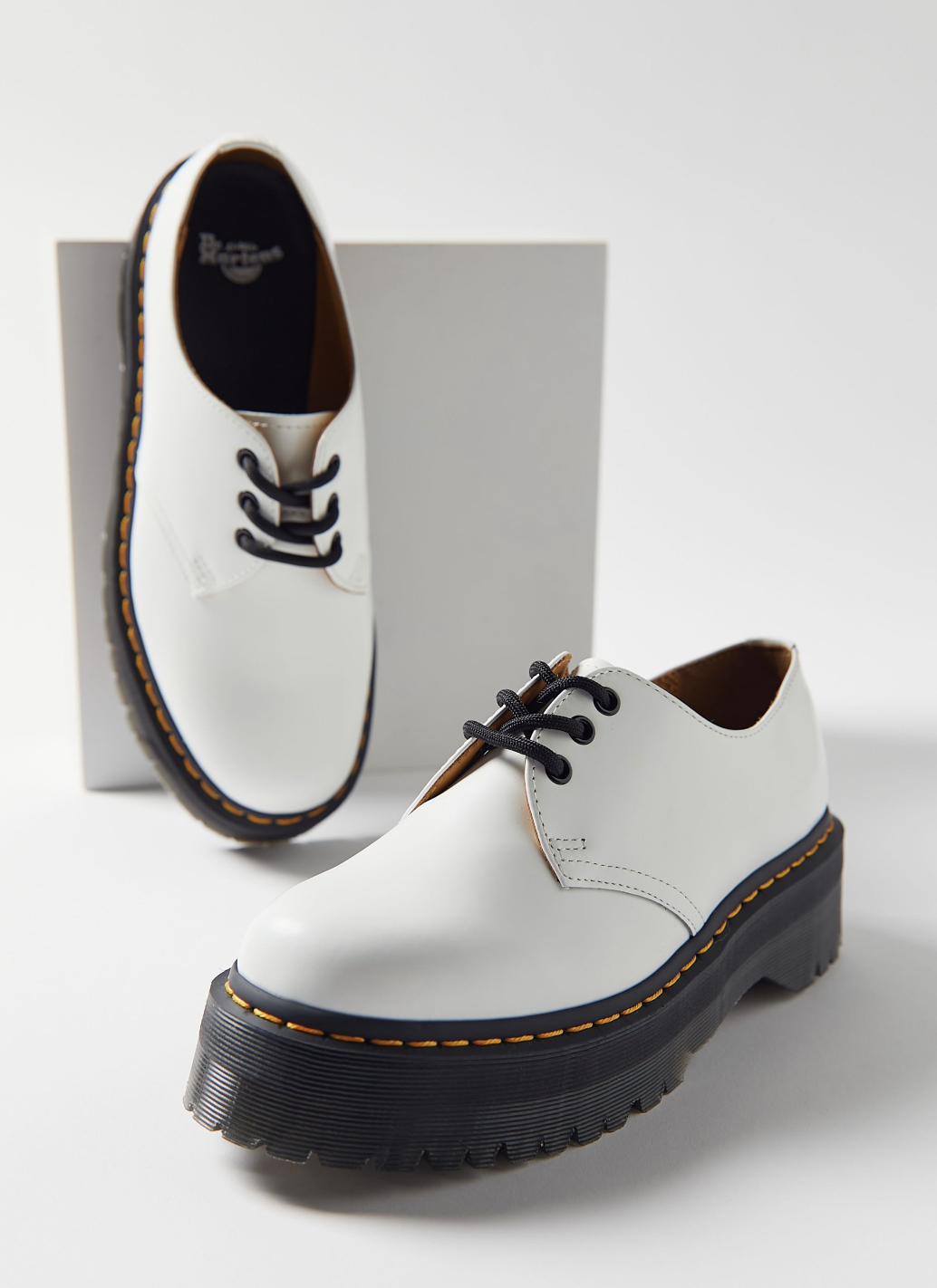 Urban outfitters 现有Dr. Martens 1461 Oxford 女鞋