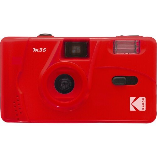 Kodak M35 胶片机带闪光灯, 1/120s快门，31mm定焦