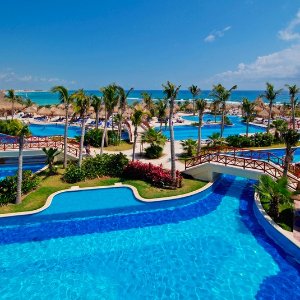 Mexico: 4 Nights in Suite at 5-Star, All-Incl. Riviera Maya Beach Resort w/Air