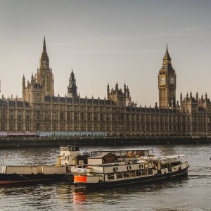 5- or 8-Day UK Vacation with Air and Hotels